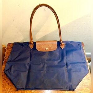 Longchamp Le Pliage Tote Shoulder Bag in Gorgeous Navy color